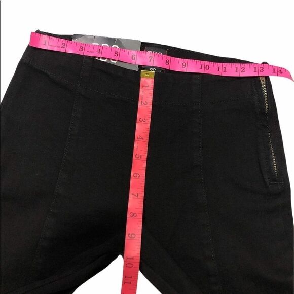 𝅺🆕 UO BDG Cropped Flare Raw Hem Jeans - Picture 8 of 9